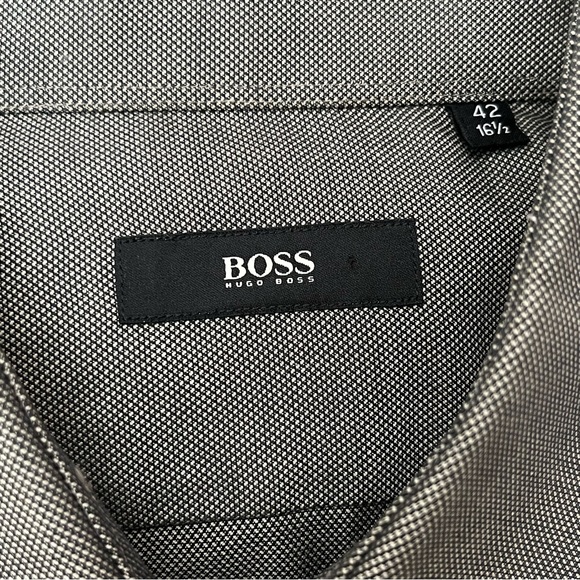 Hugo Boss - size L - 16.5” neck dress shirt - designer - Picture 5 of 7